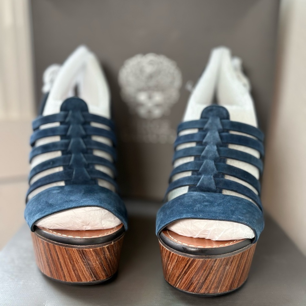 VINCE CAMUTO | NWT Onia Wedge Sandals 6M